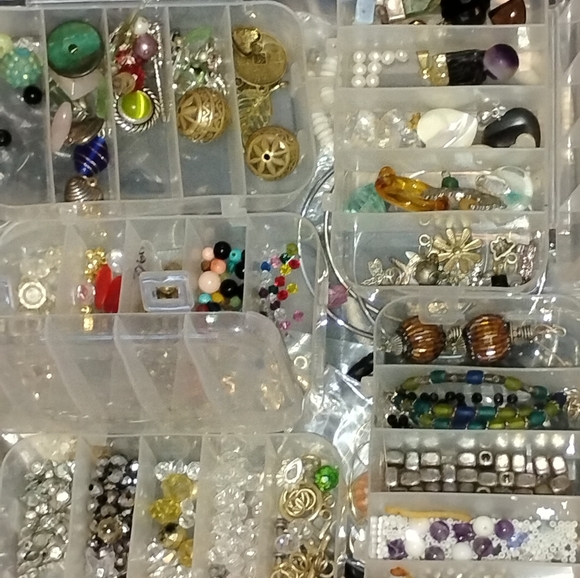 Crafter Beader Jewelry Maker's Big Bundle o' Inspiration - Picture 7 of 13